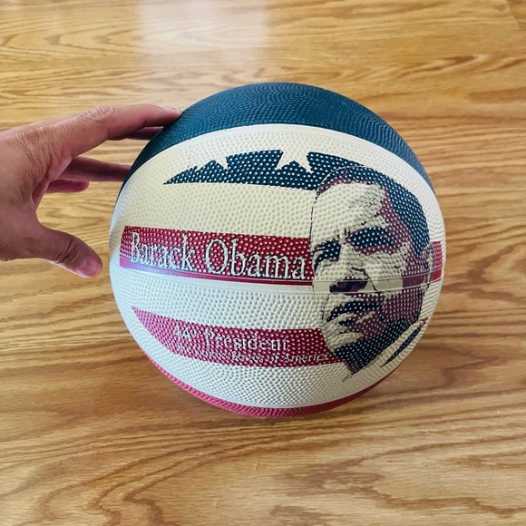 Barack Obama Other - Barack Obama basketball Rare